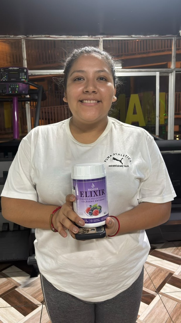 Cliente real con su pedido de BIOAYUR ELIXIR