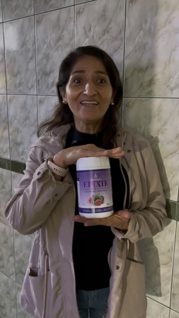Cliente real con su pedido de BIOAYUR ELIXIR