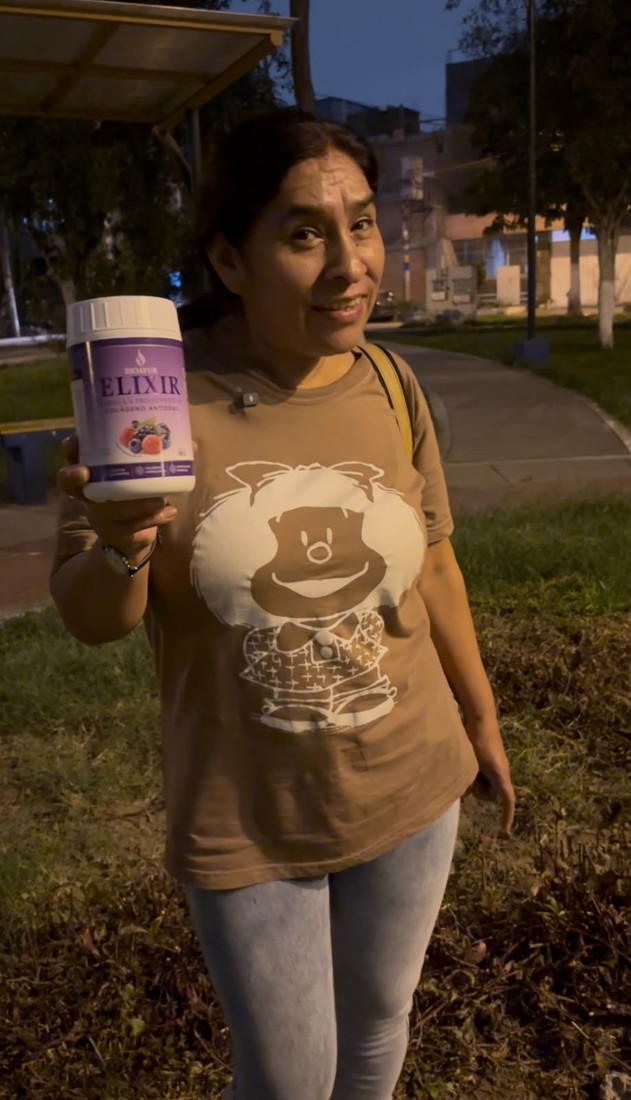 Cliente real con su pedido de BIOAYUR ELIXIR